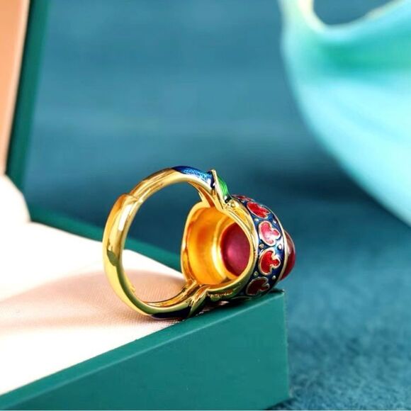 Vintage-Inspired Red Gemstone and Enamel Ring - Picture 7 of 7